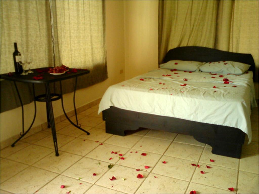 יקו Blue Palm Hotel מראה חיצוני תמונה